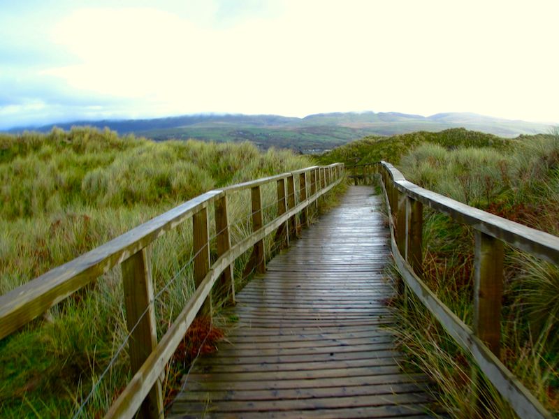 Welsh coast boardwalk - Barmouth car-free adventures