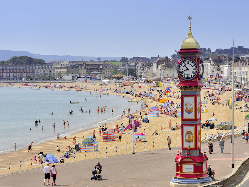 Red clock at Weymouth beach - Weymouth car-free adventures