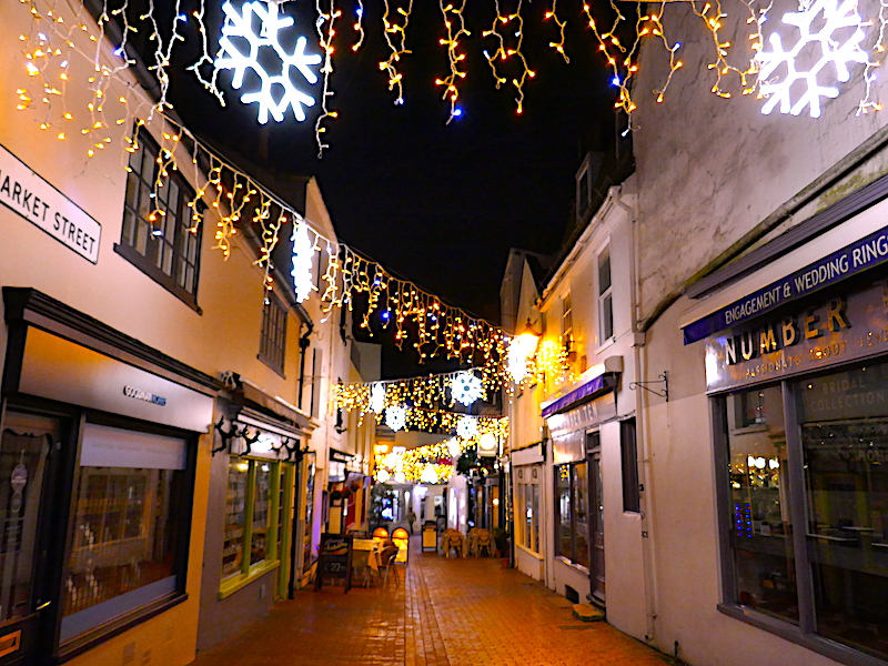 Pretty lights on a Brighton Alleyway - on car-free adventures around Brighton